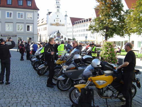 Sauber geordnetes Parken, wie vorgeschrieben